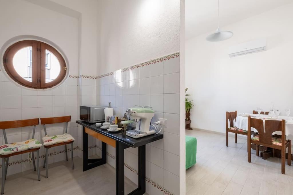 Casa Ofride -Centro-Poetto 10 Min-Wi-Fi-Netflix Apartamento Cagliari Exterior foto